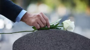 Rüyada ölmüş biriyle konuşmak neye delalettir